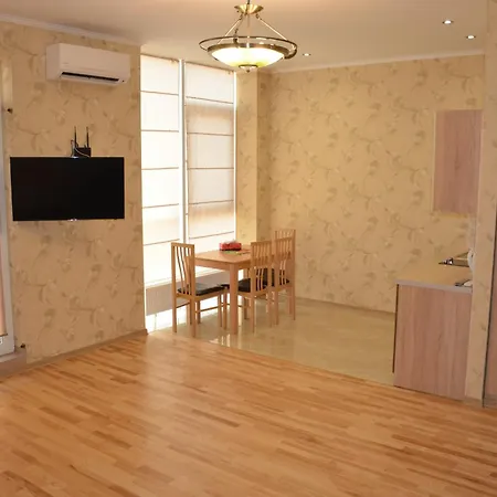 Apartament аркадия студия с балконом 5 этажчастичный вид моря первая линия от моря *