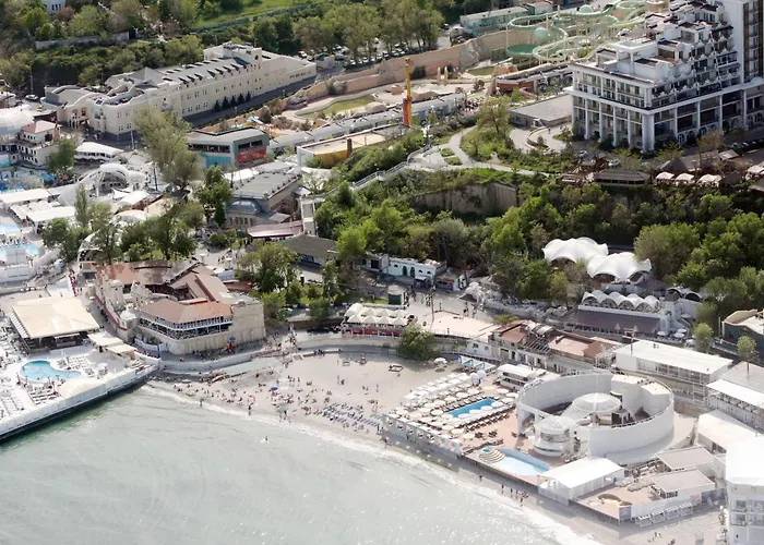 аркадия студия с балконом частичный вид моря первая линия от моря *