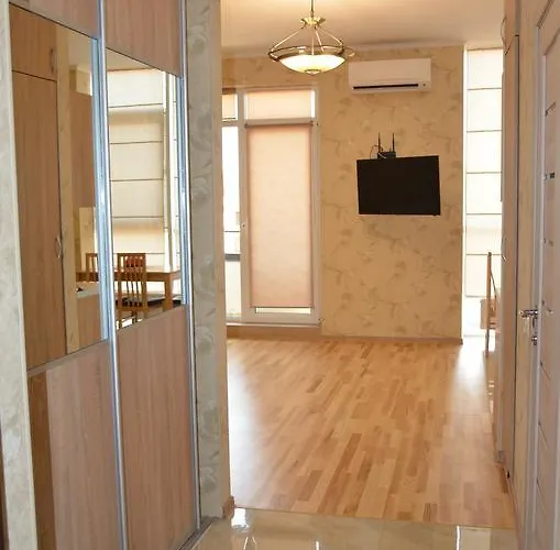 Apartman аркадия студия с балконом частичный вид моря первая линия от моря *