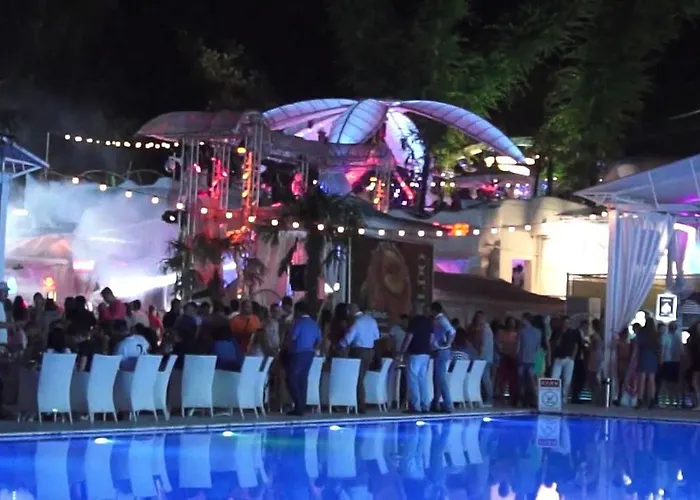 аркадия студия с балконом частичный вид моря первая линия от моря Apartament Odessa