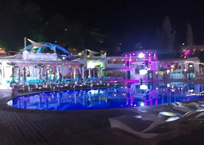 аркадия студия с балконом частичный вид моря первая линия от моря * Odessa