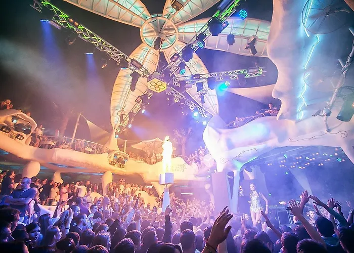 Apartman аркадия студия с балконом частичный вид моря первая линия от моря *