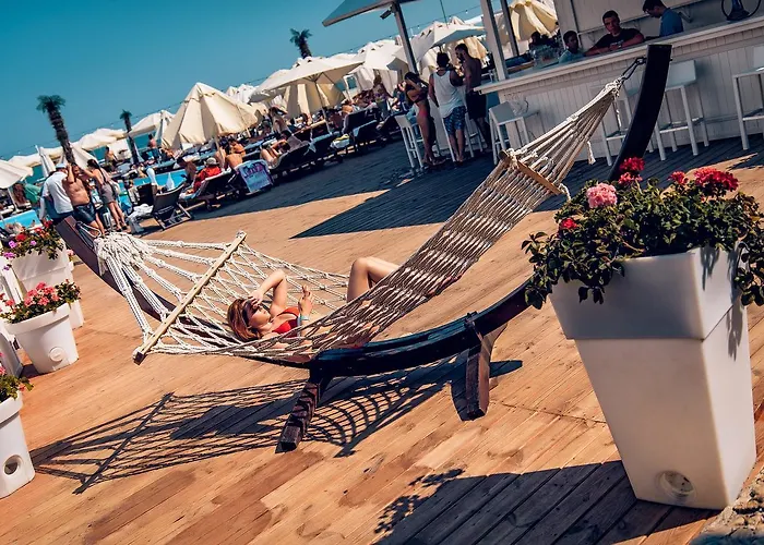 Appartement аркадия студия с балконом частичный вид моря первая линия от моря *