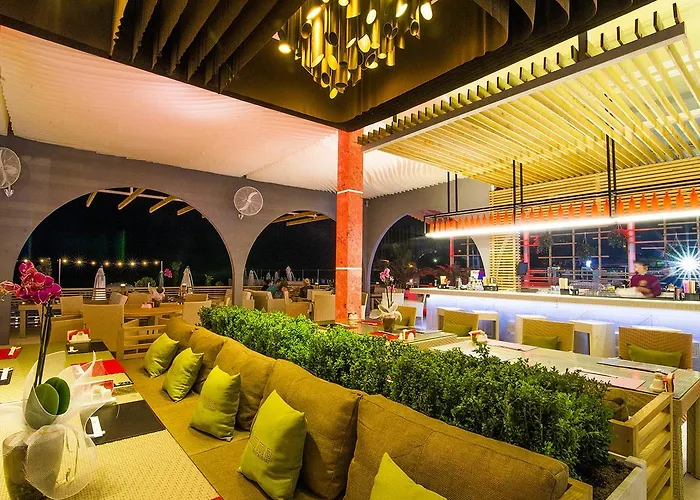 аркадия студия с балконом частичный вид моря первая линия от моря Appartement *